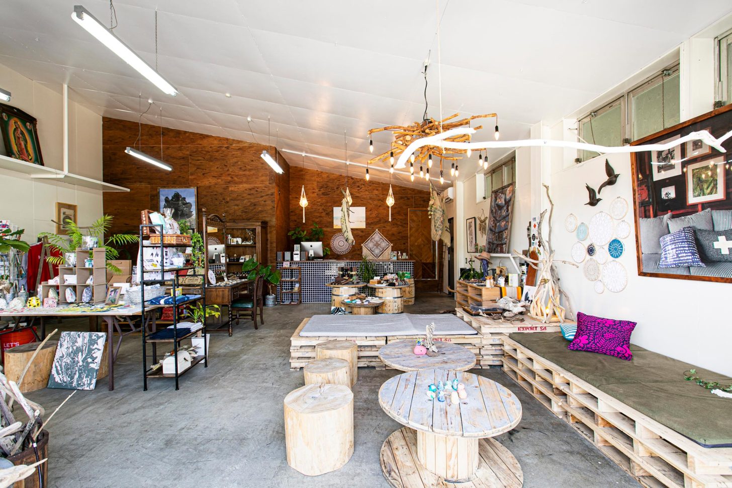 長崎県東彼杵郡波佐見町 SPARROWS　スパローズ